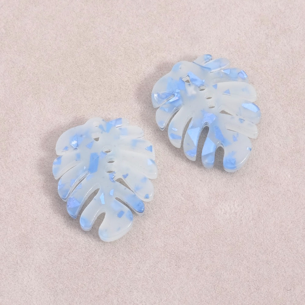 2 pendentifs feuille de Monstera en acétate dégradé bleu