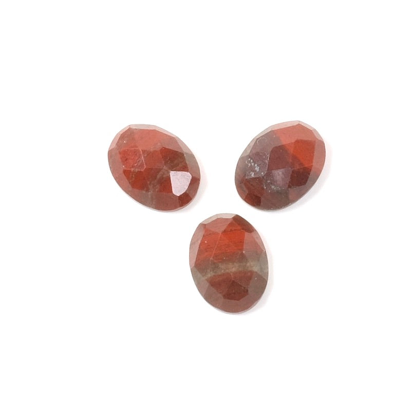 Cabochon pierre naturelle Ovale facetté 6 x 8mm Jaspe rouge