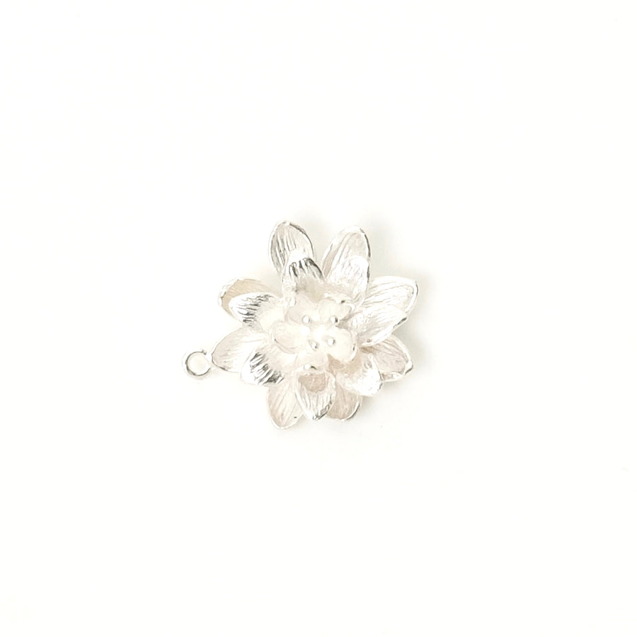 Pendentif Fleur en laiton argenté 925 Premium