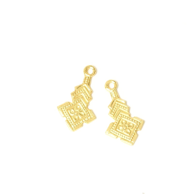 2 pendentifs ethniques en laiton doré 24K