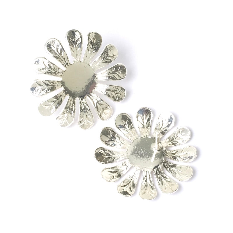 Boucles d&#39;oreilles clous Fleurs marguerite en laiton argenté 925 Premium, la paire