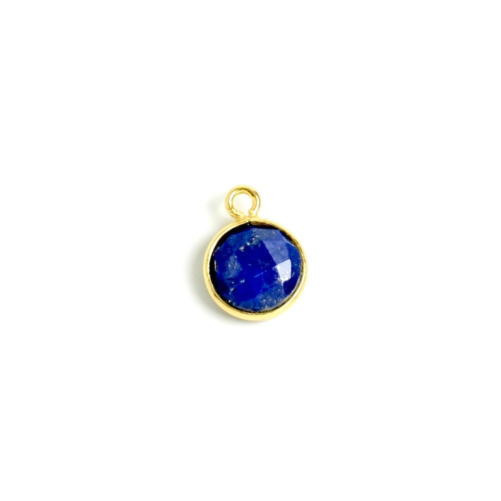 Pendentif sertis rond 8mm de Lapis Lazuli en laiton Doré à l'or fin 24K