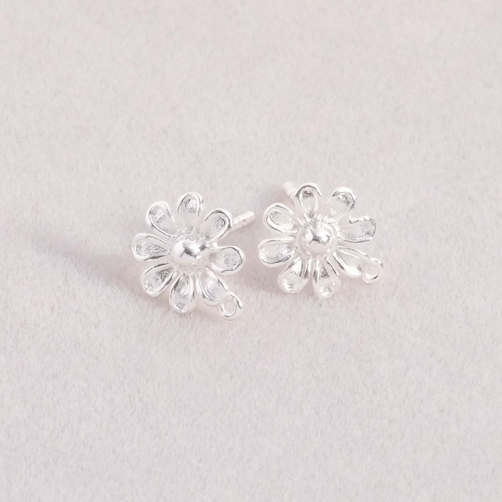 Boucles d&#39;oreilles clous fleur pâquerettes en laiton Argenté 925 Premium, la paire