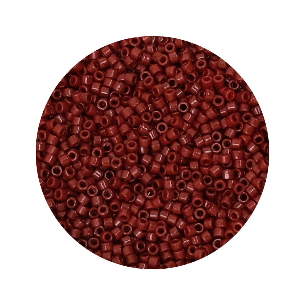 8 grammes de perles Miyuki Délica 11/0 Duracoat Opaq Maroon DB2120